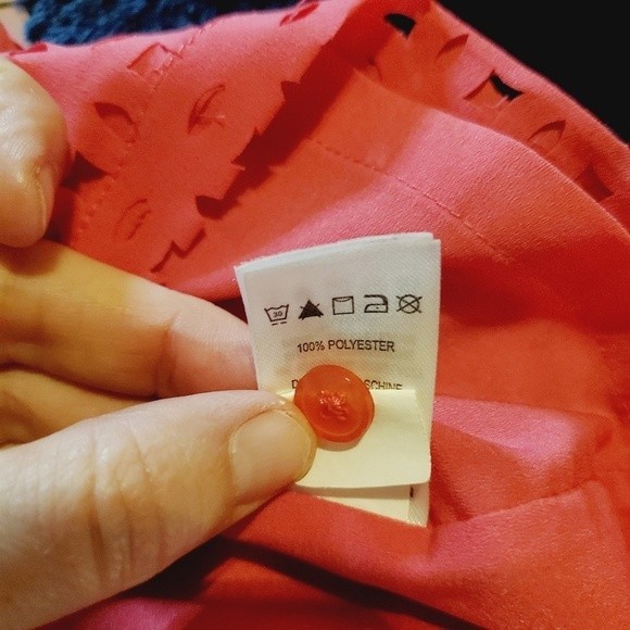 Hot Pink eyelet cutouts sleeveless buttons up the back Top size XL - Picture 7 of 8